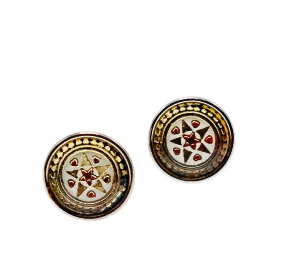 Share Vintage 925 Sterling Silver Engraving Stud Earrings